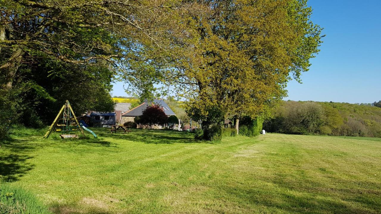 Maroux Vian Country Cottage Callac Kültér fotó